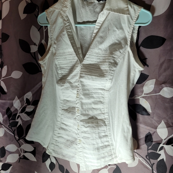 Ladies top - Picture 2 of 4